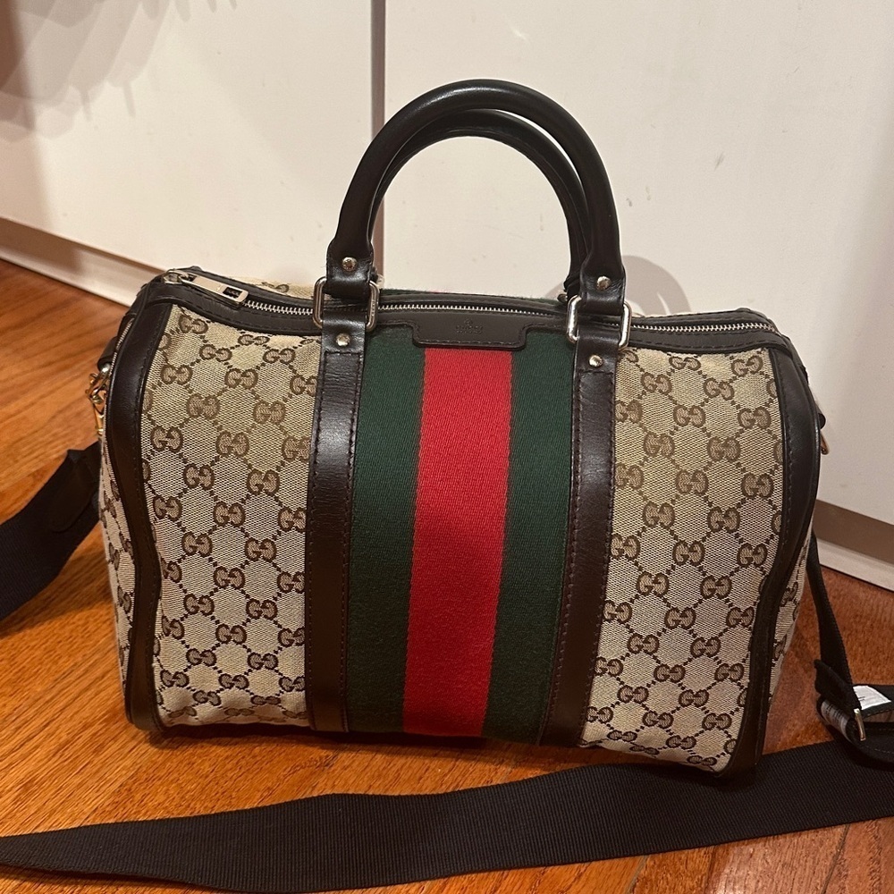 Gucci Beige and Brown Monogram Satchel with Green and Red Stripe

No straps/